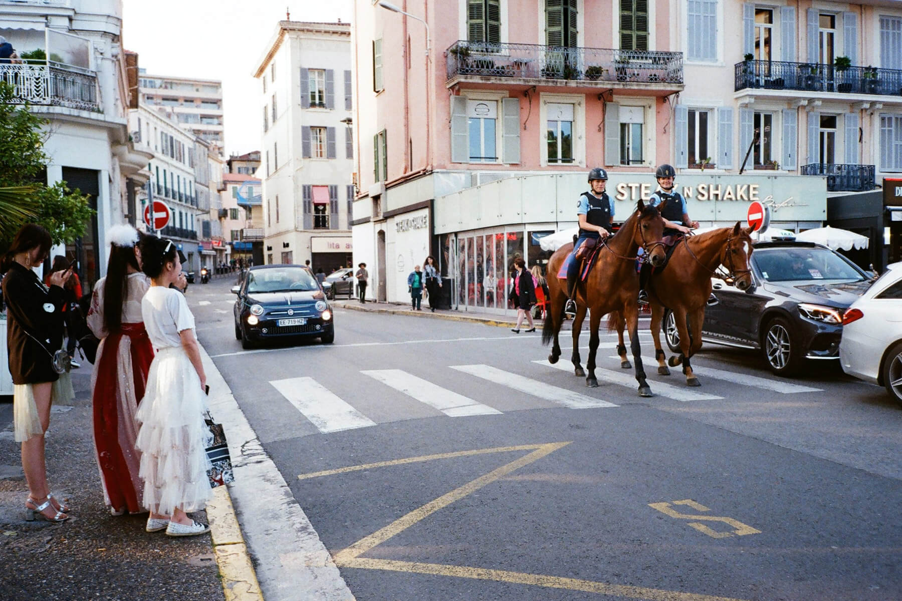 What does riding a horse have to do with modern collaboration?